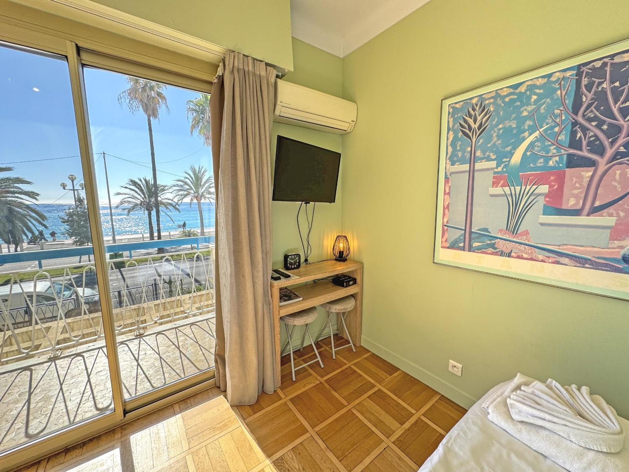 Promenade Holiday - Suffren Beach Nice Bagian luar foto